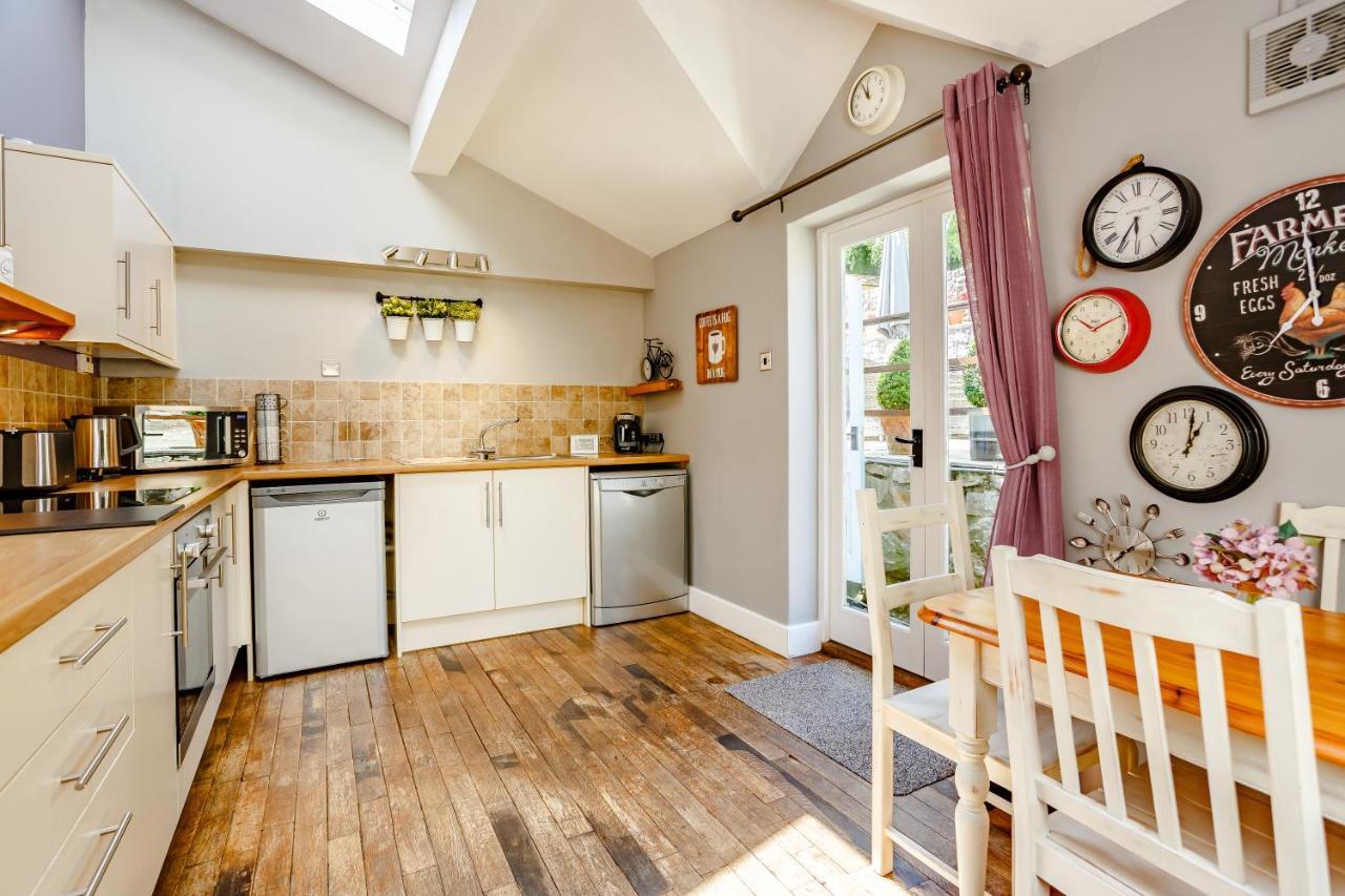 Broadrock Accommodation - Clock Cottage Chepstow Esterno foto