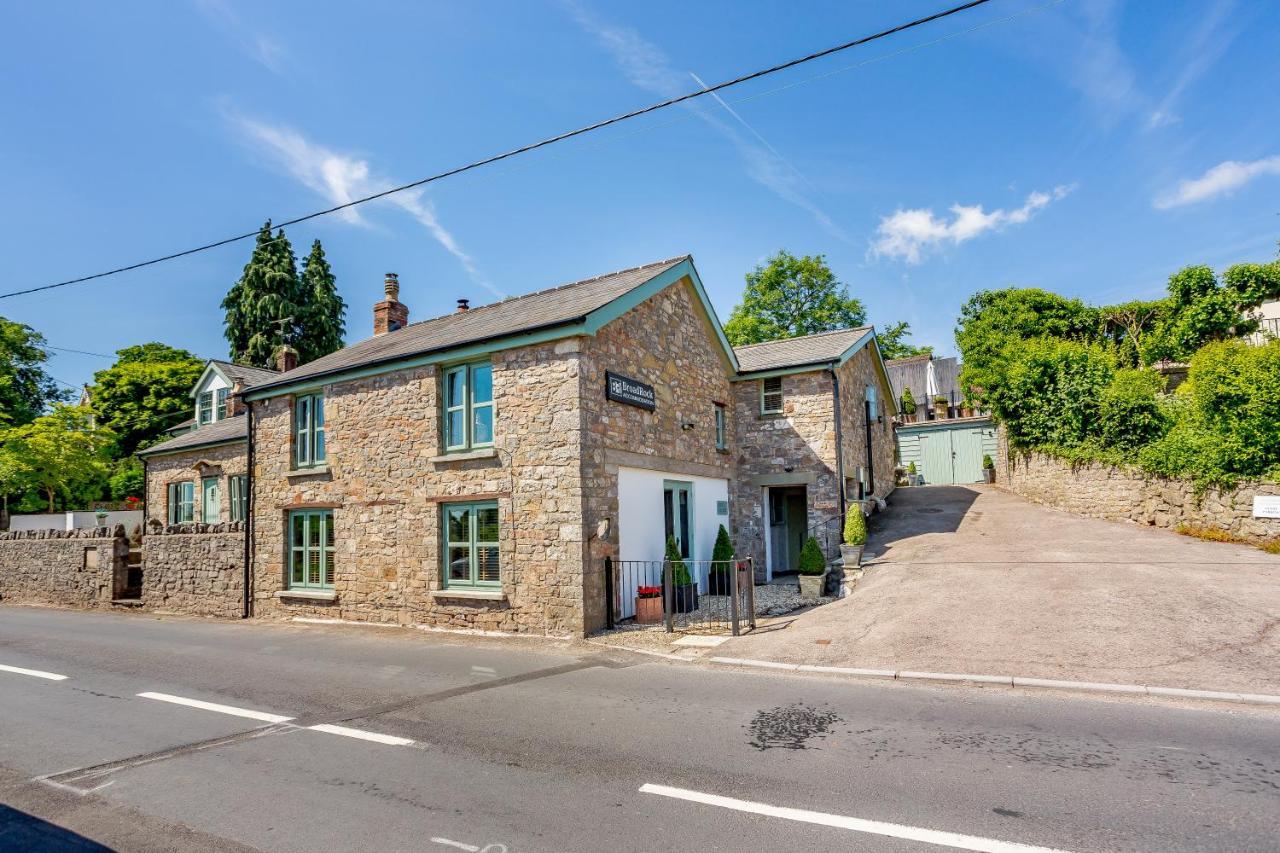 Broadrock Accommodation - Clock Cottage Chepstow Esterno foto