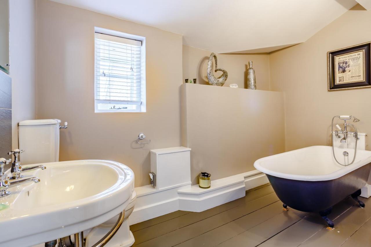 Broadrock Accommodation - Clock Cottage Chepstow Esterno foto