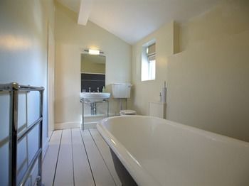 Broadrock Accommodation - Clock Cottage Chepstow Esterno foto